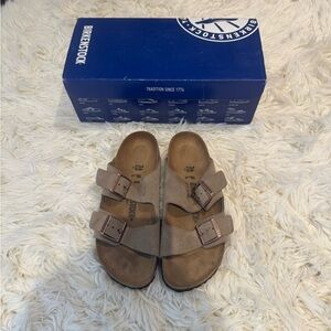 ⭐️ Brand New Birkenstock Tan Double-Strap Sandals ⭐️